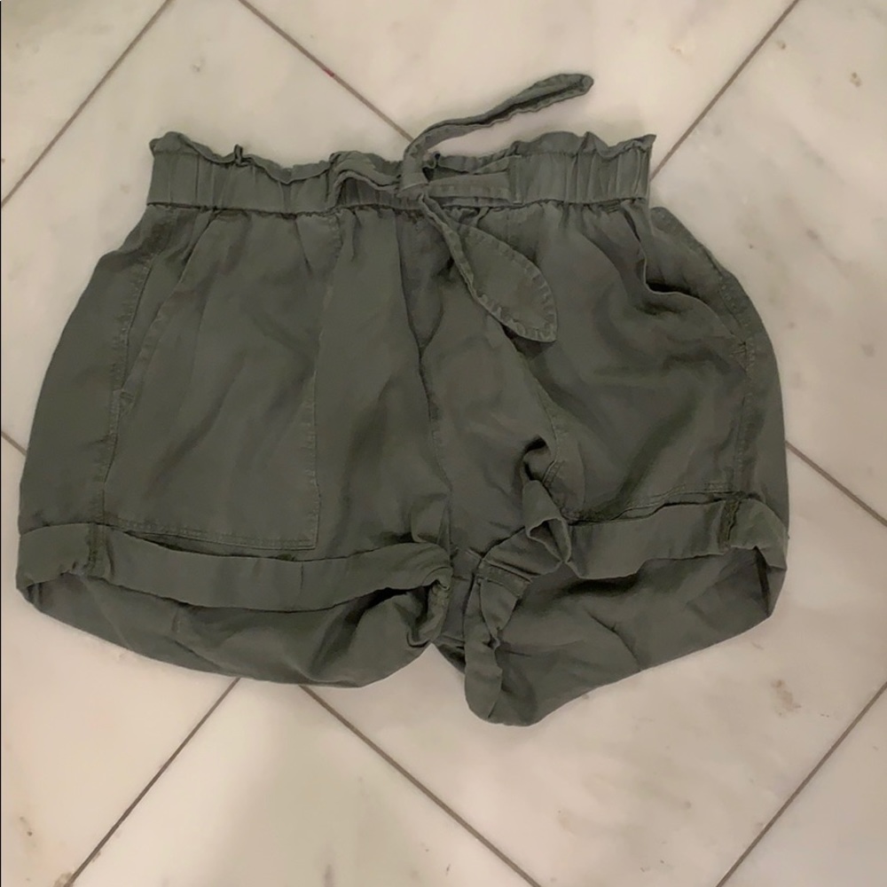 Size small American eagle green tie shorts. F